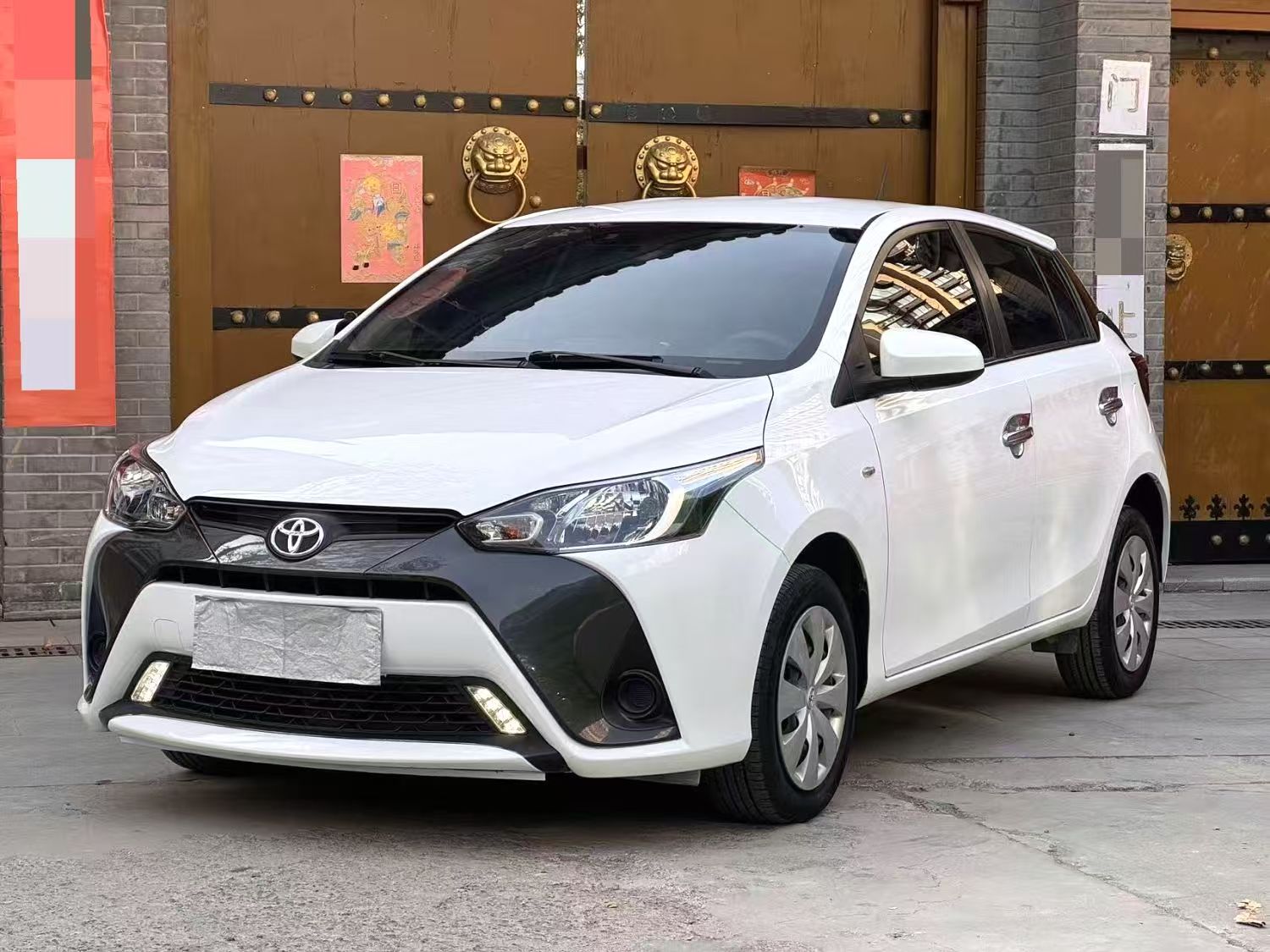 Toyota Yaris L X